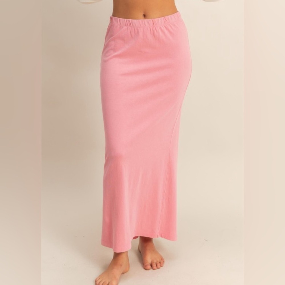 Essential Skirt - Pink - Picture 2 of 5